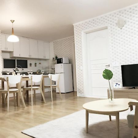 Hongdae Zoe Three Room House Seoul Exterior photo